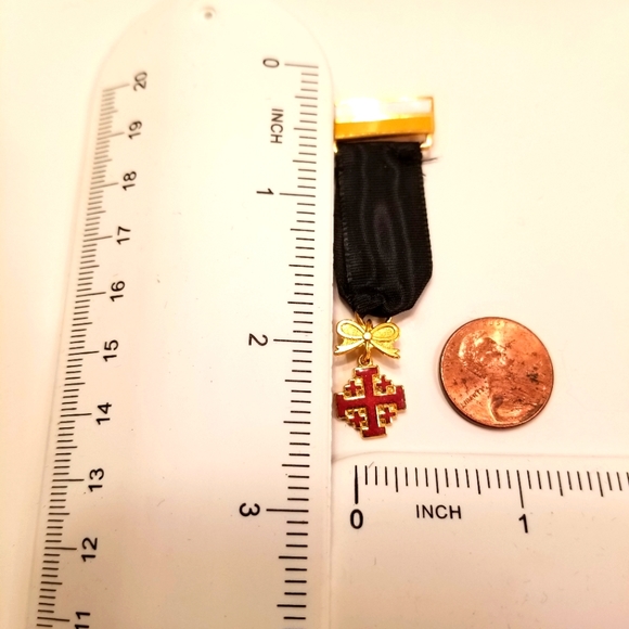 Lady of the Equestrian Order of the Holy Sepulchre of Jerusalem (LHS) medals set - Picture 9 of 16